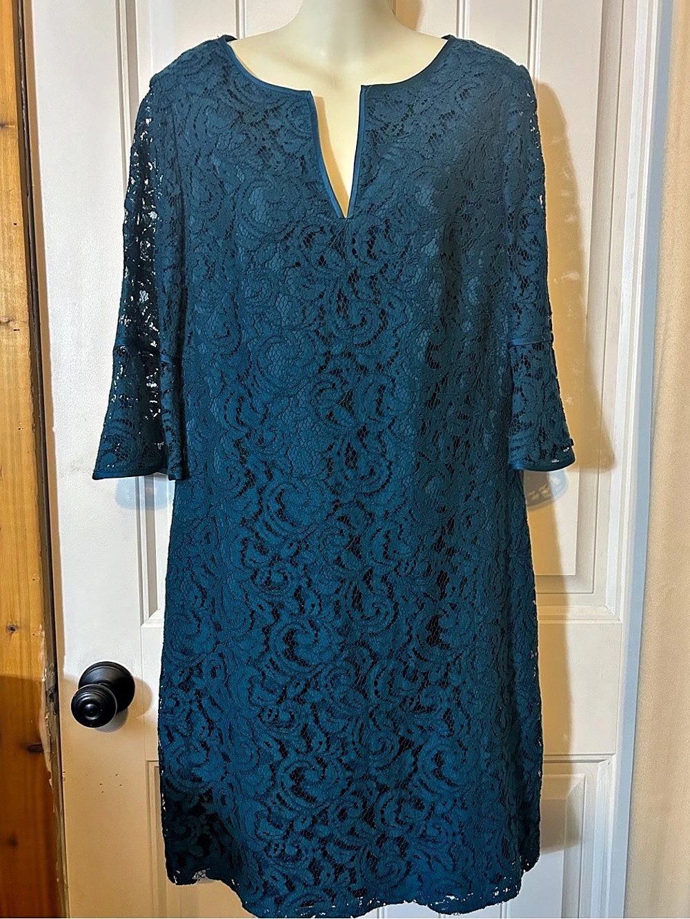Adrianna Papell Lace Mini Dress in Blue Size 12 Like New